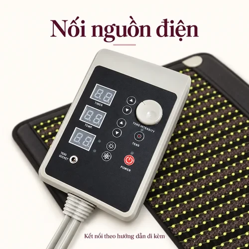 Cảnh bố mẹ xoa lưng sau sinh hoạt mệt mỏi